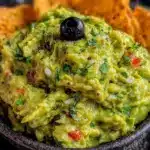 Halloween guacamole - featured image
